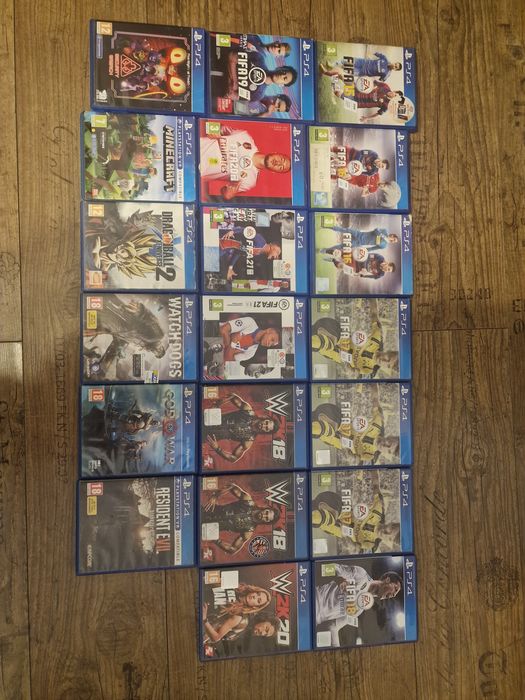 Vand set jocuri ps4 sau separat