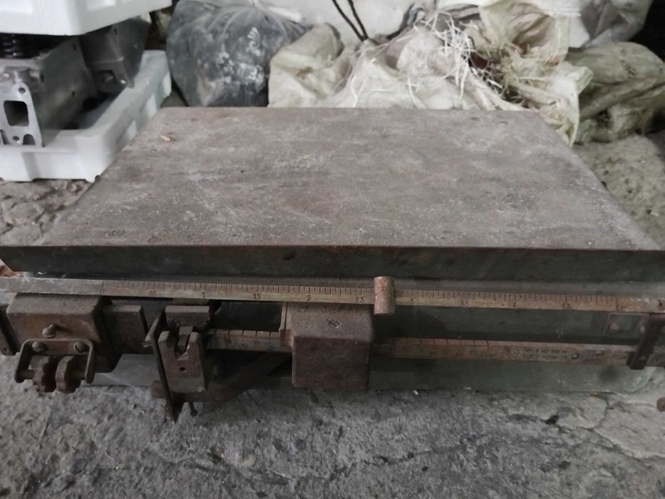 Продам весы напольные механические бу.