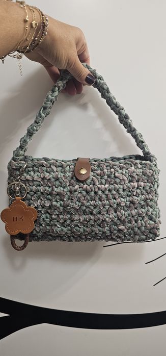 Плетени дамски чантичка