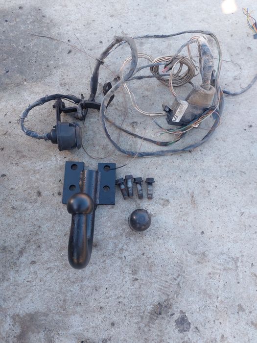 Carlig remorcare Mercedes ML W163 Model 1998-2005 / Colțare carlig ML