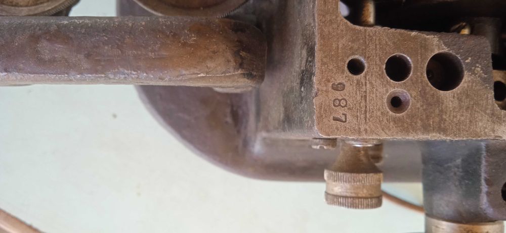 Мех тикадиган машинка . Скорняжная .