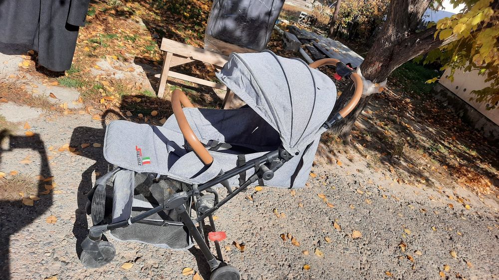 Продаётся прогулочная коляска