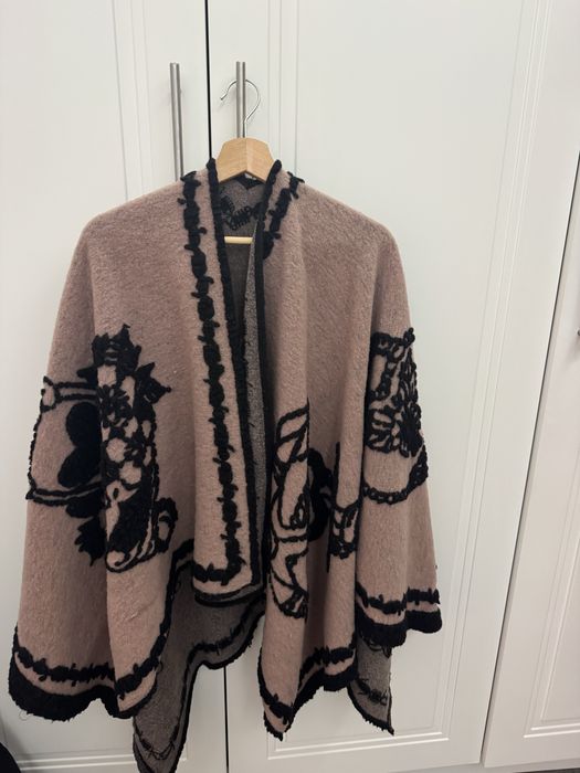 Стилно дамско пончо