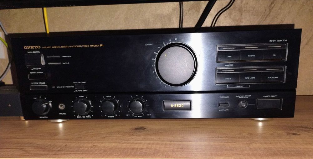 Onkyo A-8630  stereo amplificator 2x60 watt