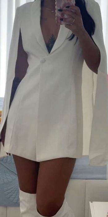 Бяла рокля/ сако!