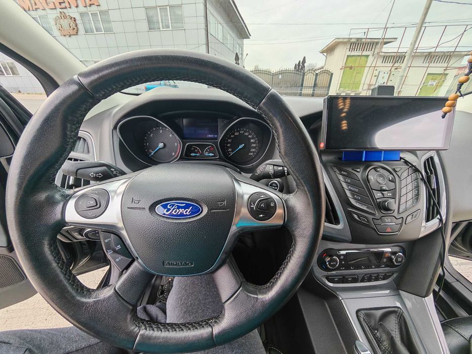 FORD Focus 2013 — imagine 3