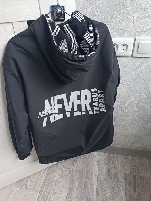 Продам куртку для мальчика.