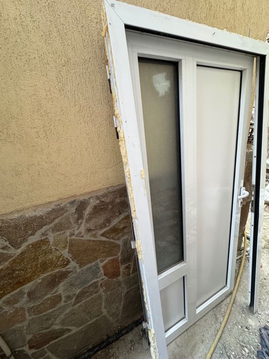 Външна входна врата  190х90 с брава и ключове