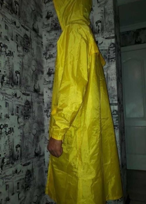 Плащ дождевик с прочного материала