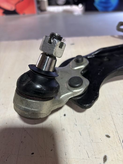 Рычаг передний  Камри 20 -25 левый