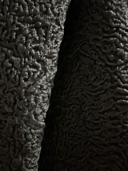 Шуба каракулевая.