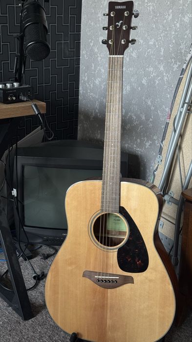 Акустическая гитара Yamaha  fg800