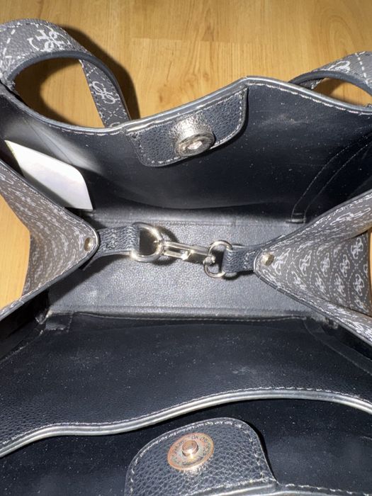 Оригинална чанта Guess черна