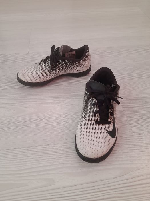 Оригинални спортни обувки NIKE