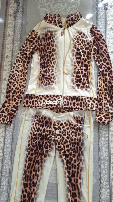 Дамски анцузи  на Roberto Kavali