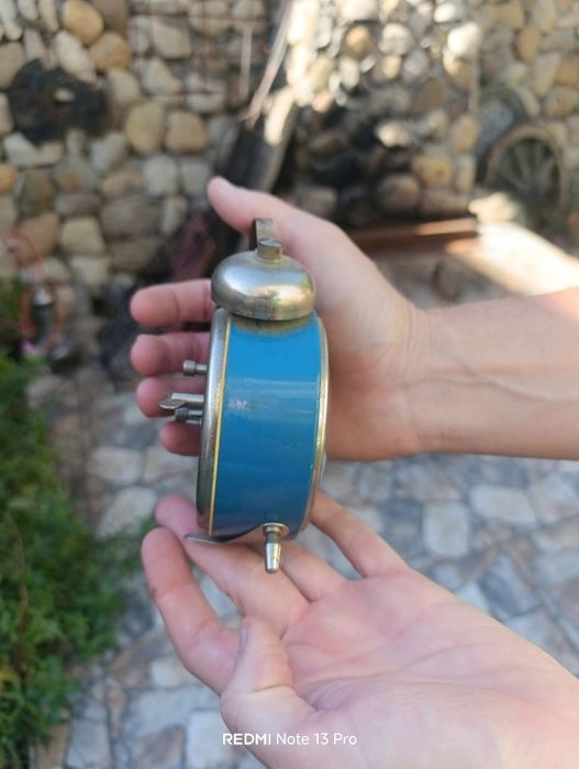 Стар будилник Руски