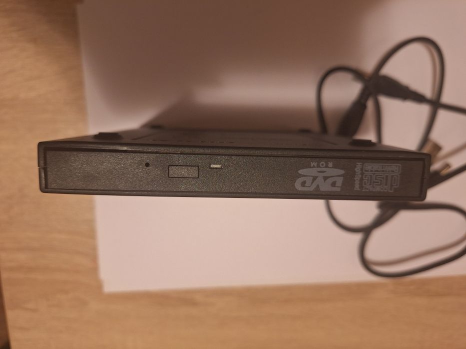 Player cititor de  CD si DVD. Nou.