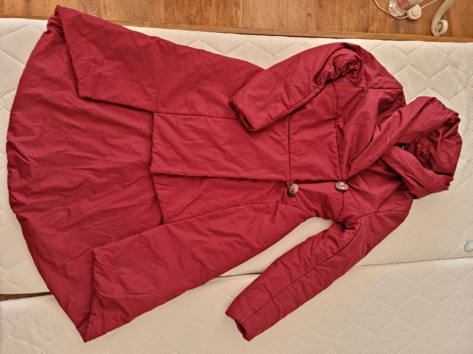 Асимитрично бутиково яке с качулка