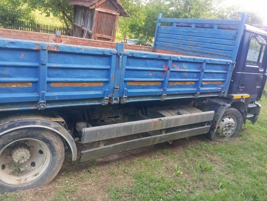 Vand sau schimb cu utilaje agricole (tractoare ,tractoare.  etc)
