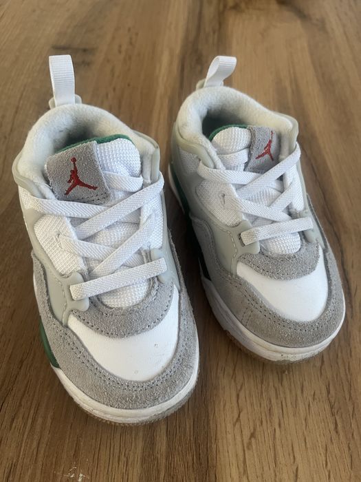 Детски апрески и маратонки