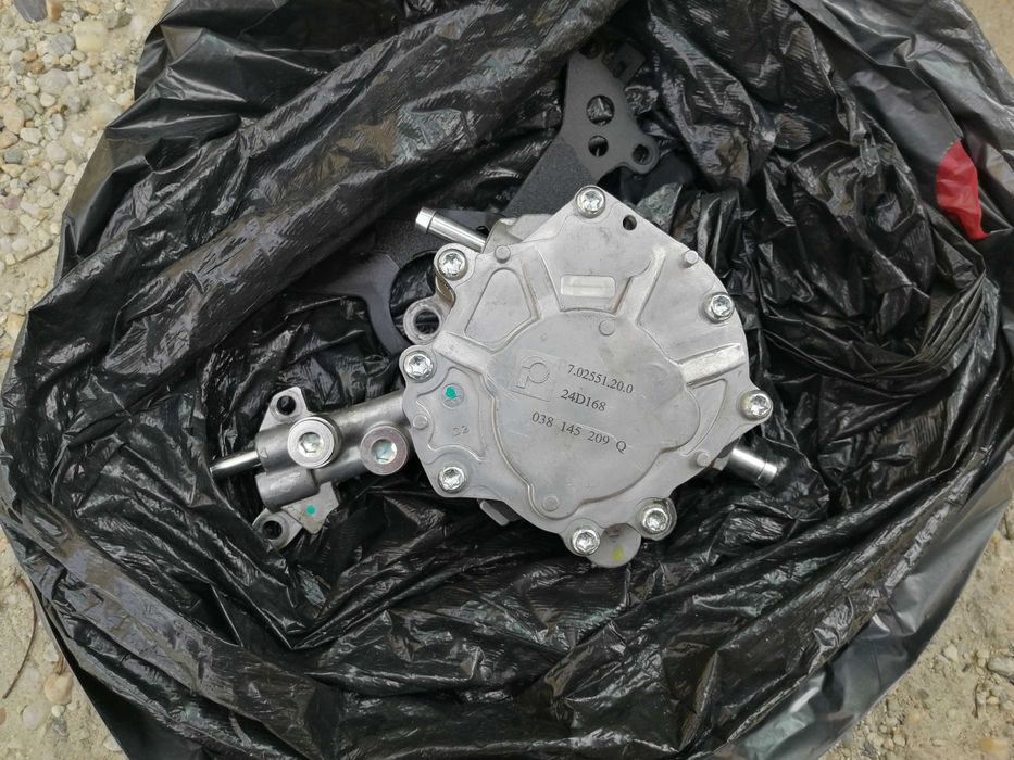 Pompa Vacuum 1.9 /2.0 tdi Pierburg 038145209 Q aproape noua, garantie!