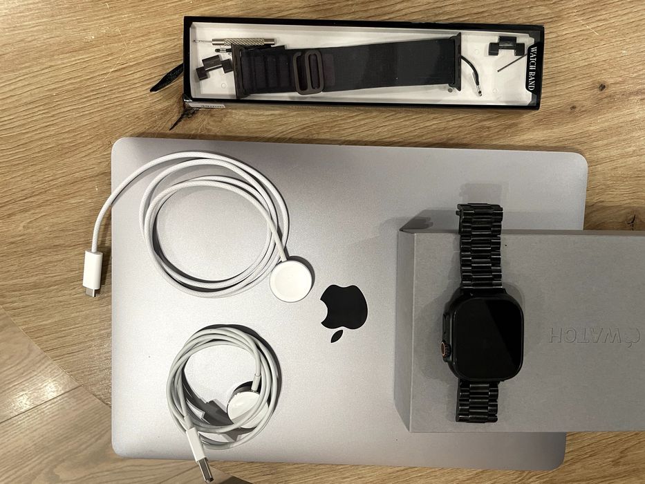 Apple Watch - Ultra 3 49mm Black Titanium Cellular 64GB: 100% батерия, в гаранция до края на 2027