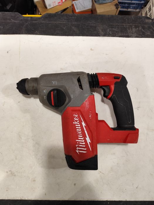 Безчетков акумулаторен перфоратор къртач Милуоки Milwaukee M18 FH 2,5J