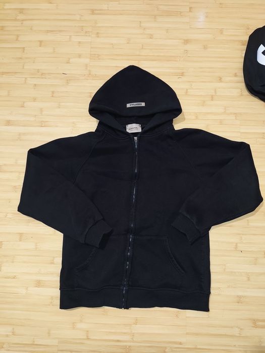 Essentials суичър L размер(става като за М)