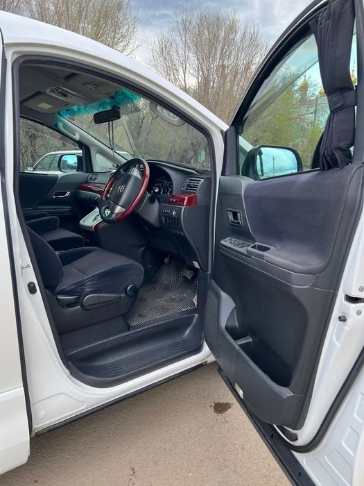 Продам машину Тойота VELLFIRE