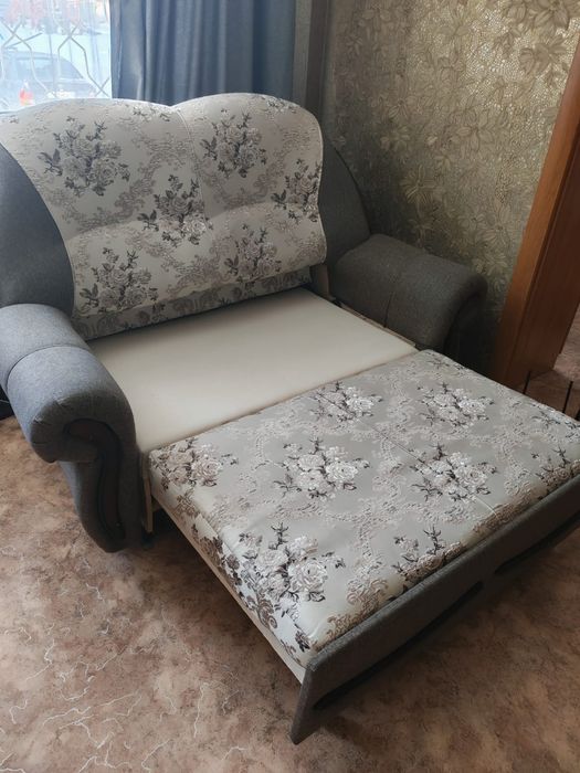 Продам мини диван, отличное состояние.