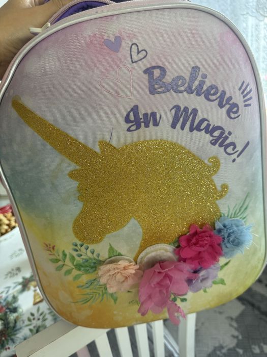 Школьный портфель вместительный