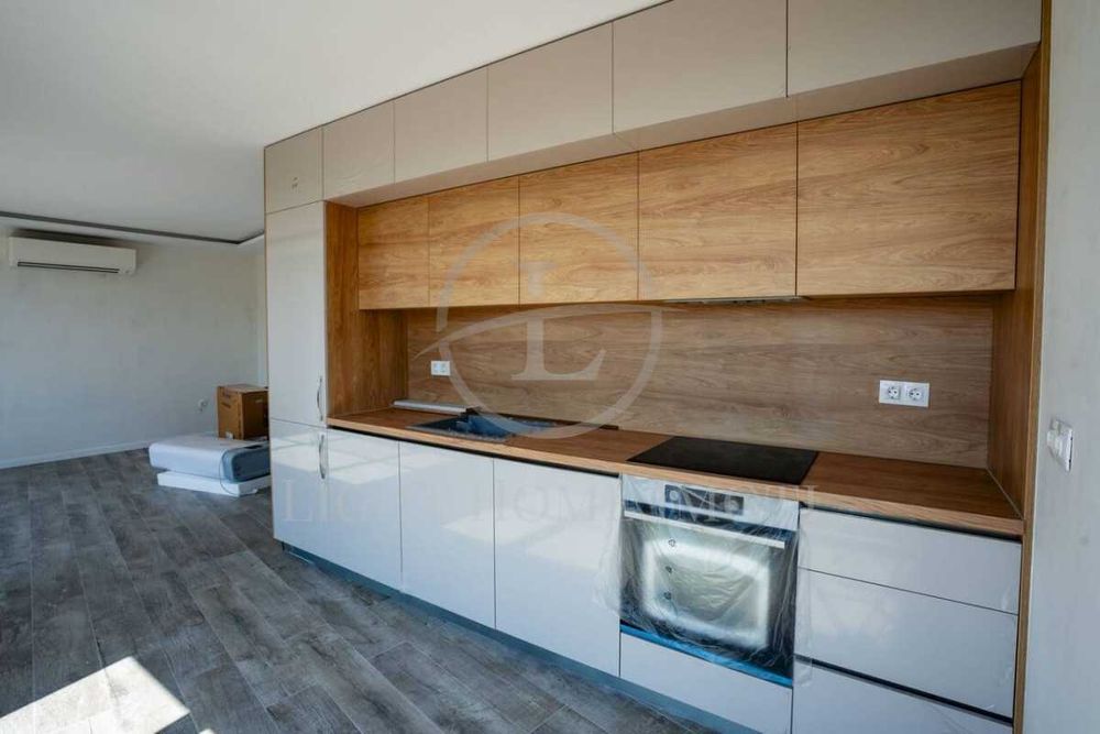 Продава се Тристаен апартамент в Пловдив, Център - 187 кв.м за 1800 €/кв.м - Снимка #2