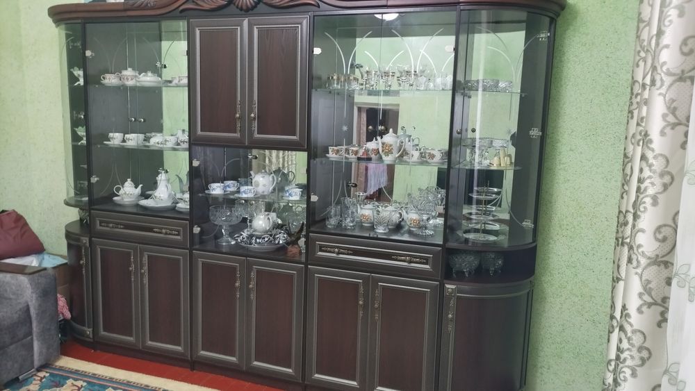 Гарнитура и шифоньер келисимили