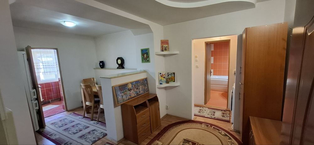 Vanzare apartament 2 camere, Str Cerna