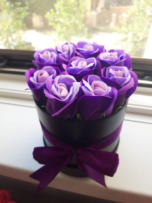 Cadou cutie cu trandafiri de sapun 50 lei