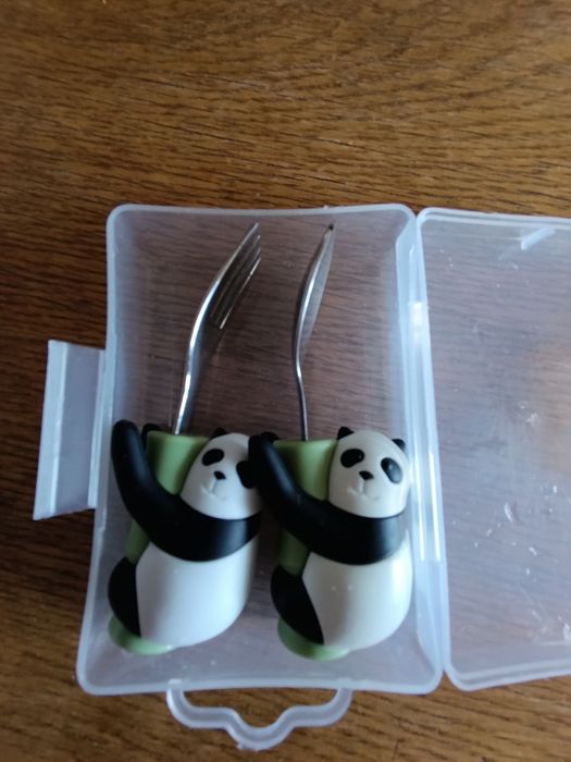 Детски прибори за хранене