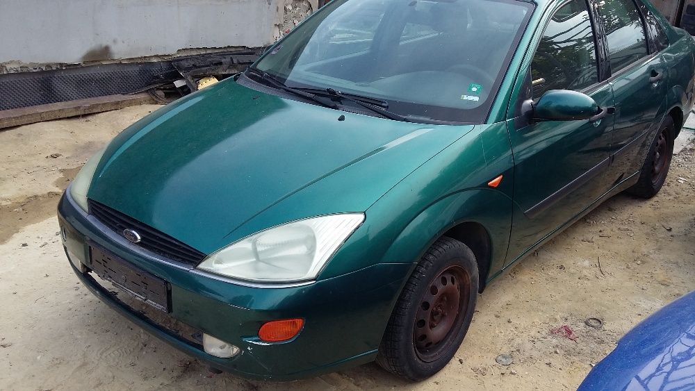 Продавам форд фокус 1.8тдди на-чàсти