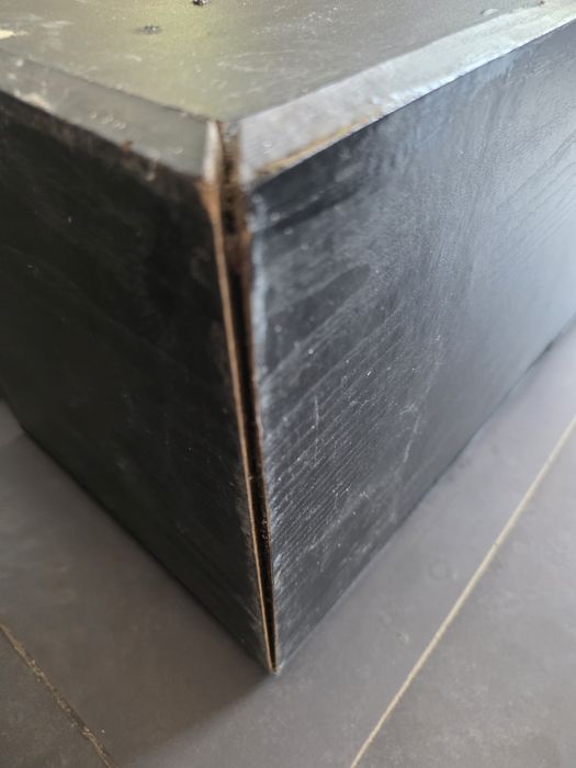 Boxe KEF C55, cu oarece probleme la carcasă, însă tehnic in bune condiții.