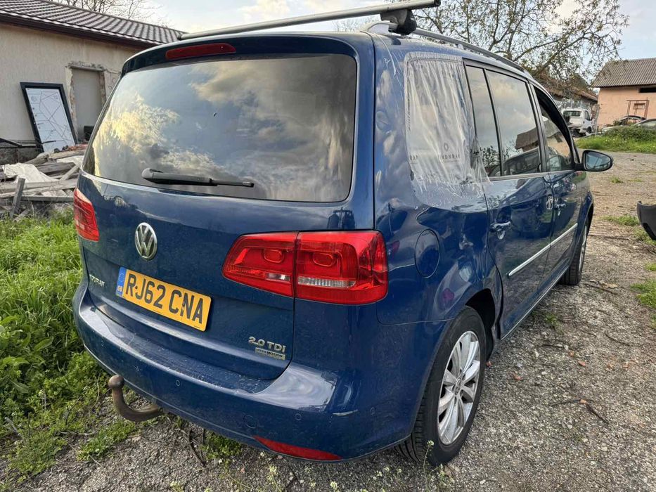 Фолксваген Туран 2.0 тди 2014год