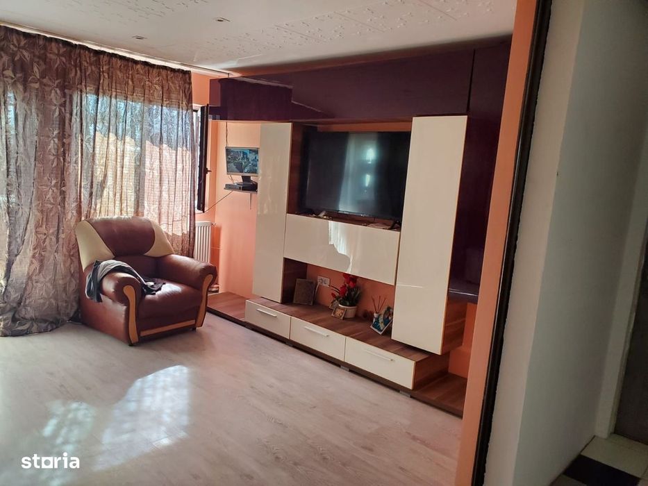 Casa  Valu Lui Traian Pretabila 2 Familii