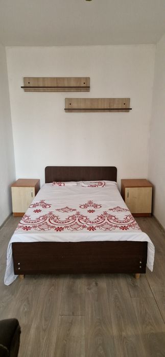 Vand apartament cu doua camere  semidecomandat