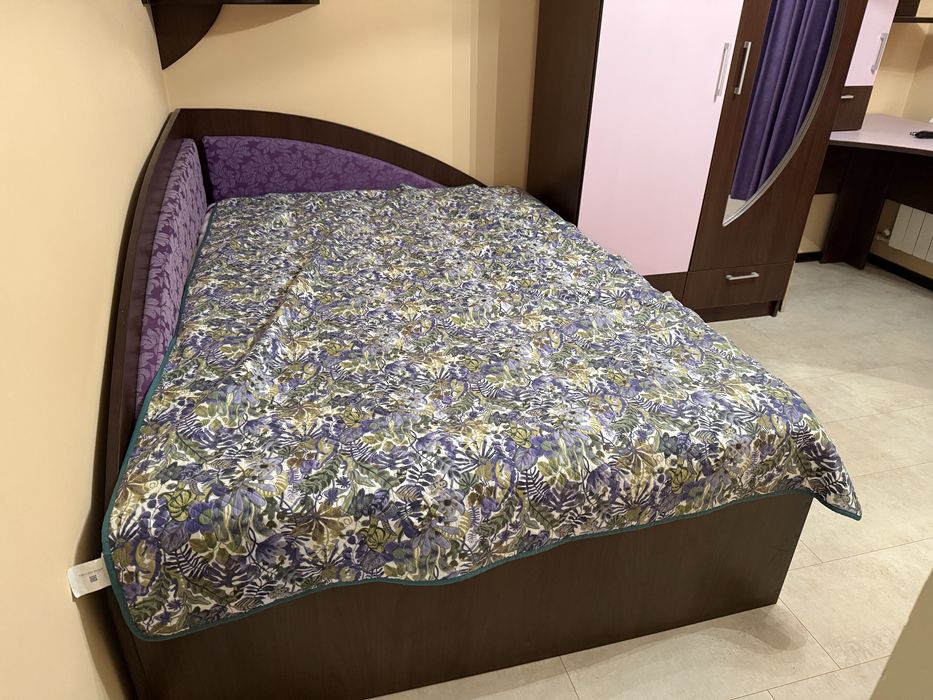 Pat+saltea, șifonier, birou și etajeră