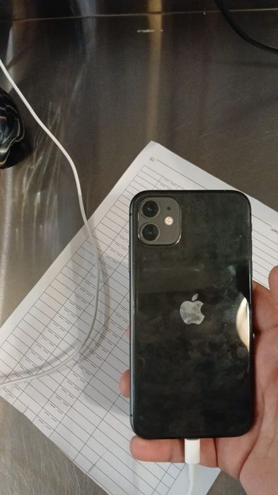 iPhone 11 64 gd akb 83%