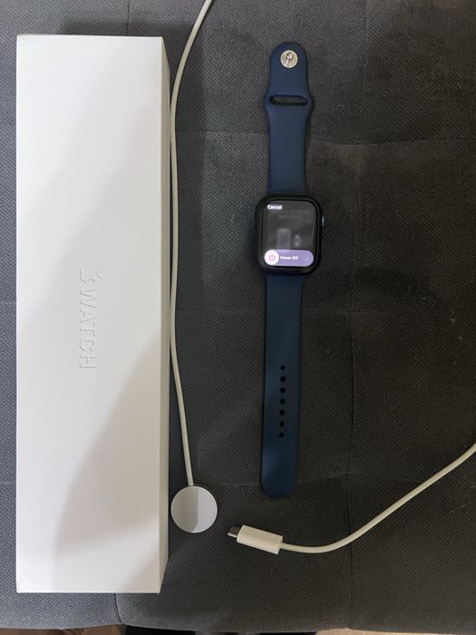Apple watch seria 7 de 45mm albastru GPS (fara celular)