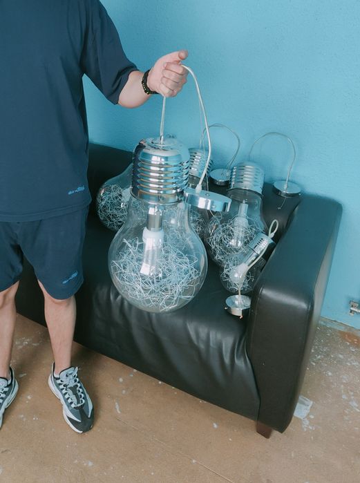 Lustre moderne suspendate