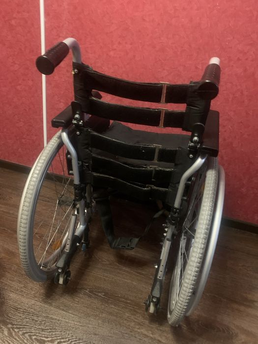 Инвалидная коляска