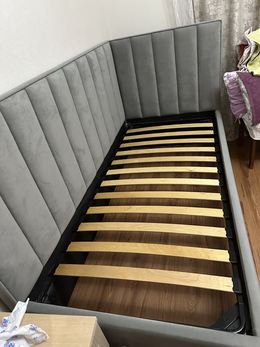 Кровать почти новая