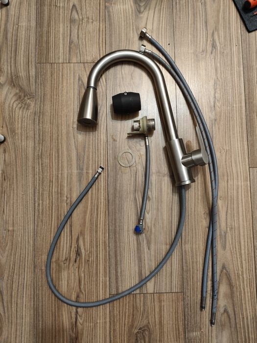 Продам смеситель на кухню