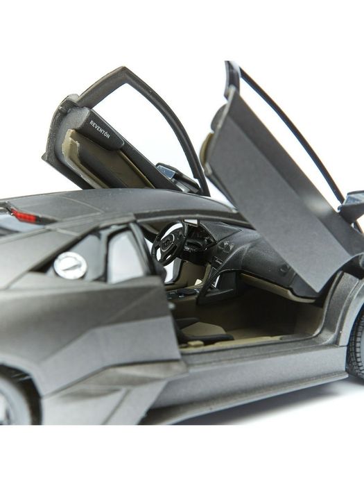 Продается коллекционная модель машинки Lamborghini Reventon.