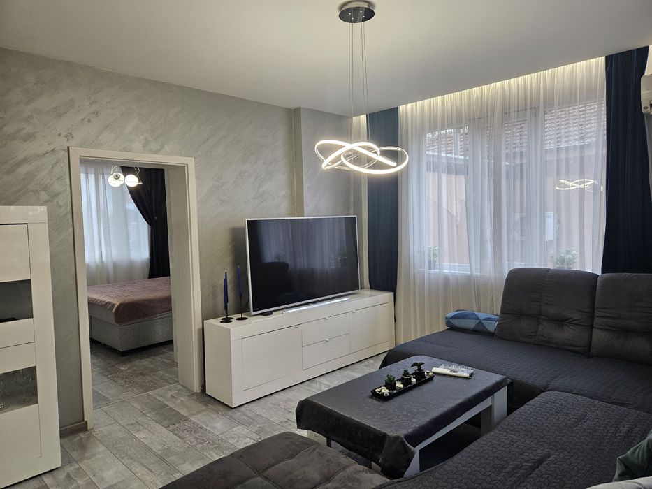 Дава се под наем Етаж от къща в Пловдив, Съдийски - 100 кв.м за 747.66 € - Снимка #1